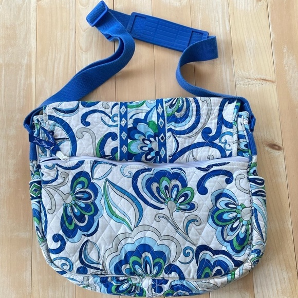 Vera Bradley Mediterranean White Messenger Bag Laptop Backpack Floral Shoulder - Picture 3 of 16